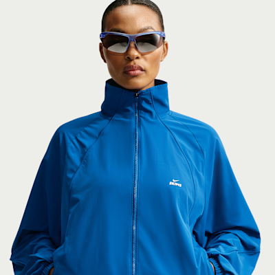 W+NSKM+STRTCHNYLN+OS+JKT.png
